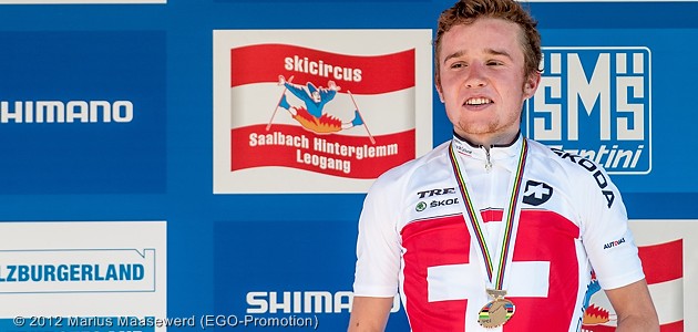 120908_AUT_Saalfelden_XCO_Men_ceremony_FlueckigerM_medal_acrossthecountry_mountainbike_by_Maasewerd